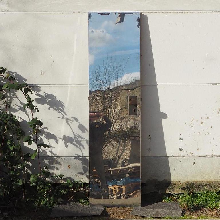 Door in stainless steel with bronze door handles by Jules Wabbes (H. 198 x 53 cm) – Right