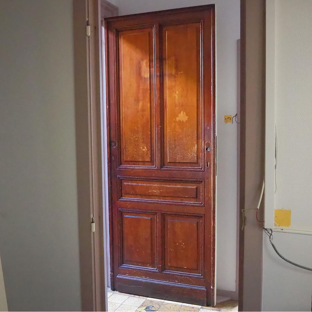 Door in solid wood from Ixelles City Hall (H. 232 x W. 92,2 cm) - Left
