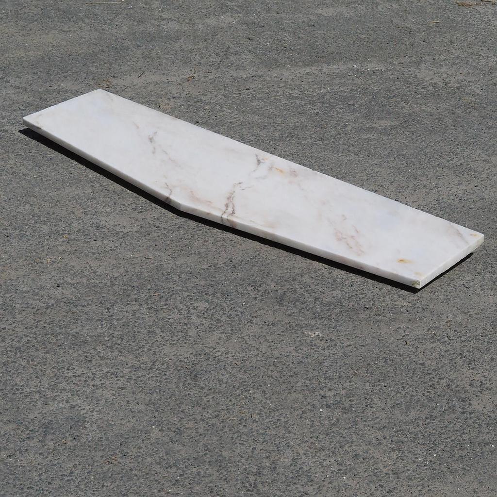 Skyros white marble sill (L. 114 cm)