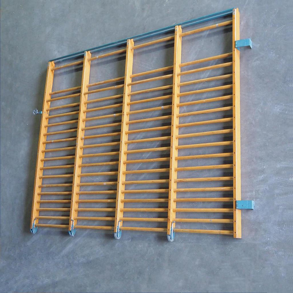 Gymnastic ladder in varnished solid pine (H. 285 x L. 340 cm)