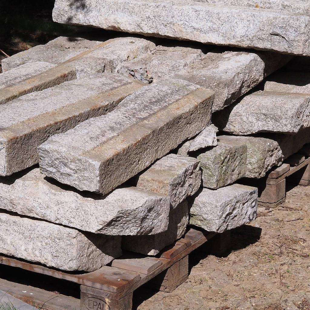 Granite curbstones - Only available in our physical shop (sold per linear meter)