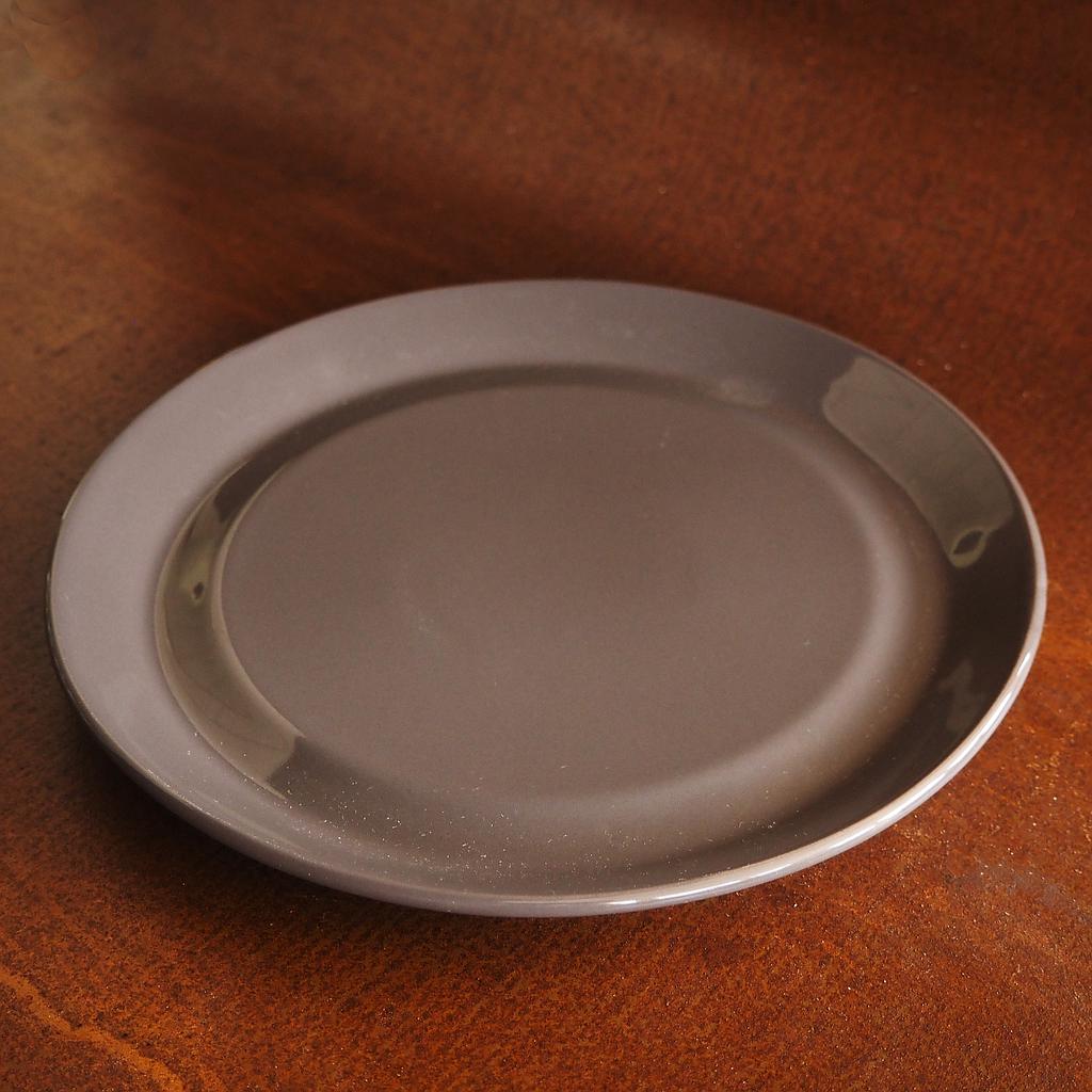 Glazed ceramic plate by Jansen+Co (⌀ 20 cm)