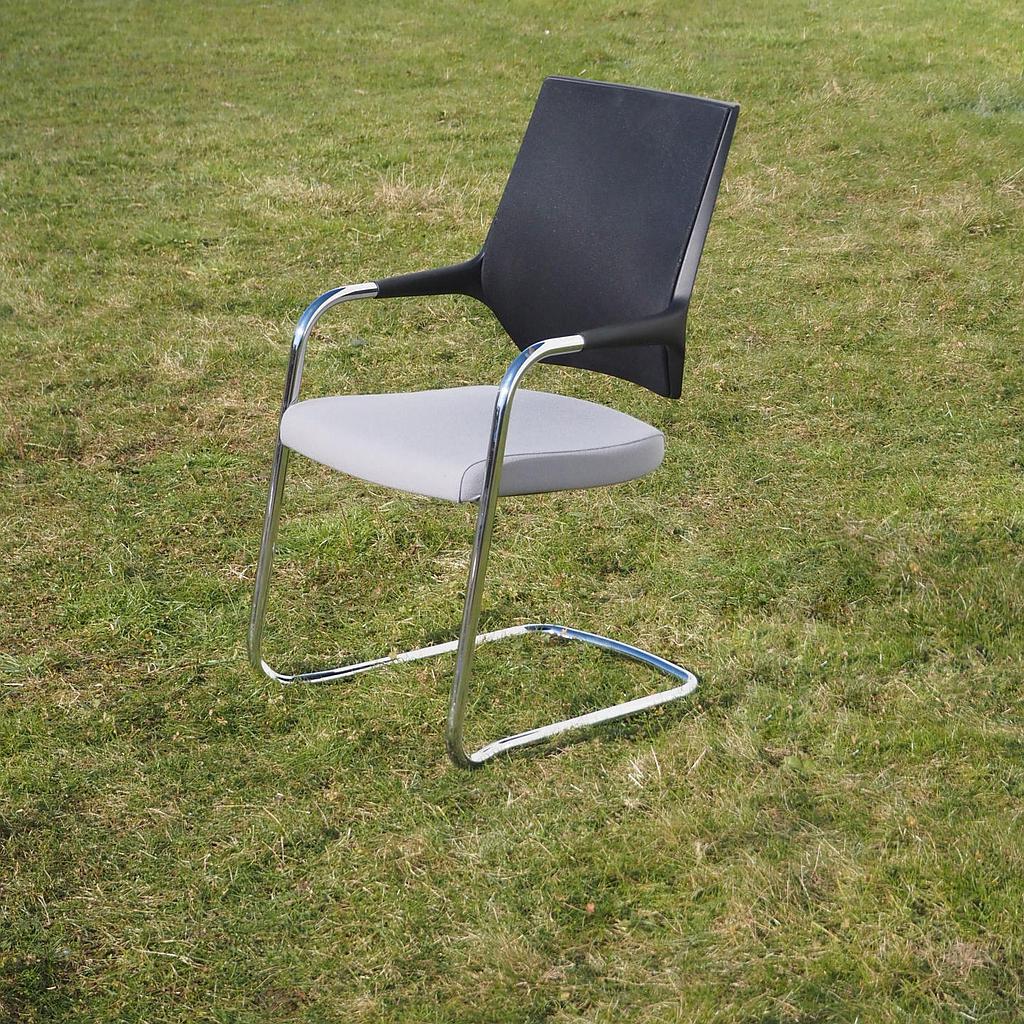 Cantilever armchair 'Quarterback' by Sedus