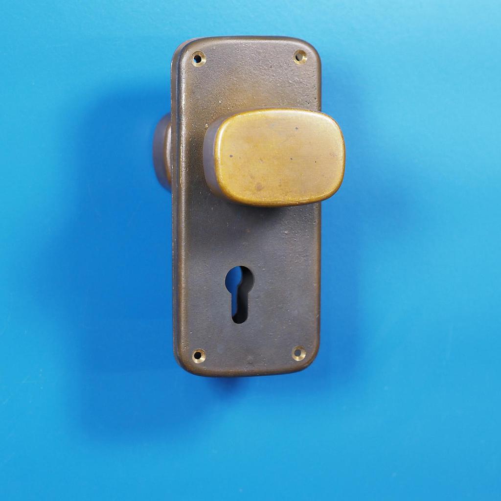 Double door pull handle with key and fixing holes in sand-cast bronze by Jules Wabbes from the Générale de Banque - Fixed (Right/Left)