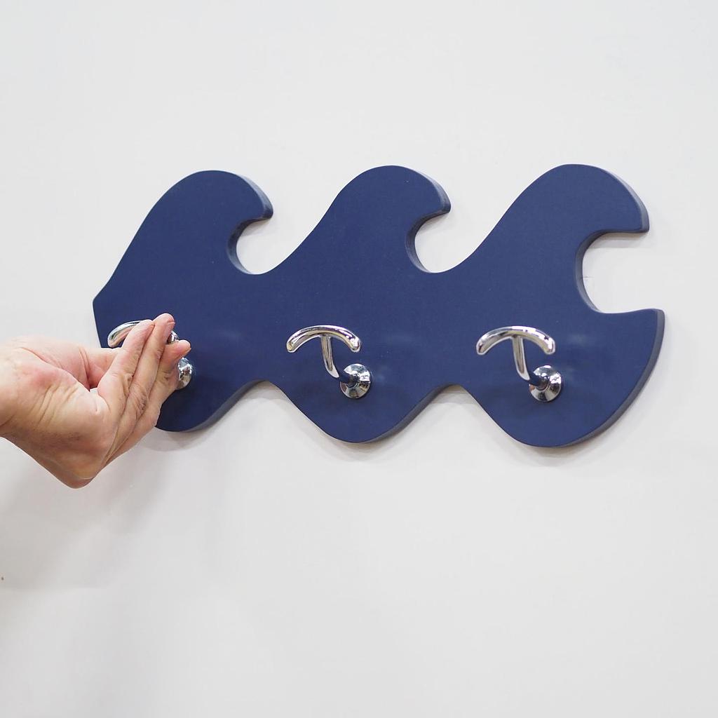 Wall coat rack 'Waves' with 3 aluminium hooks