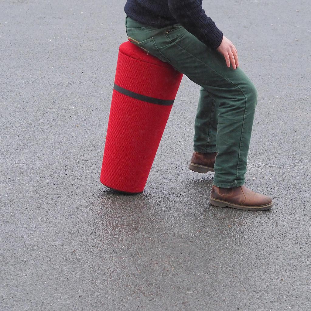 Stool 'Stand-up' by Thorsten Franck for Wilkhahn - Red