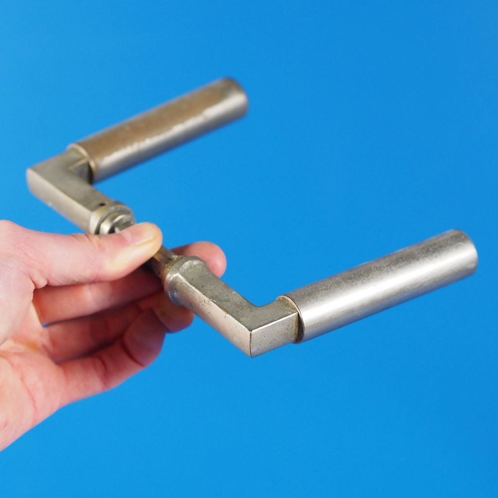 Door handle in nickel brass attributed to Walter Gropius (ca. 1930)