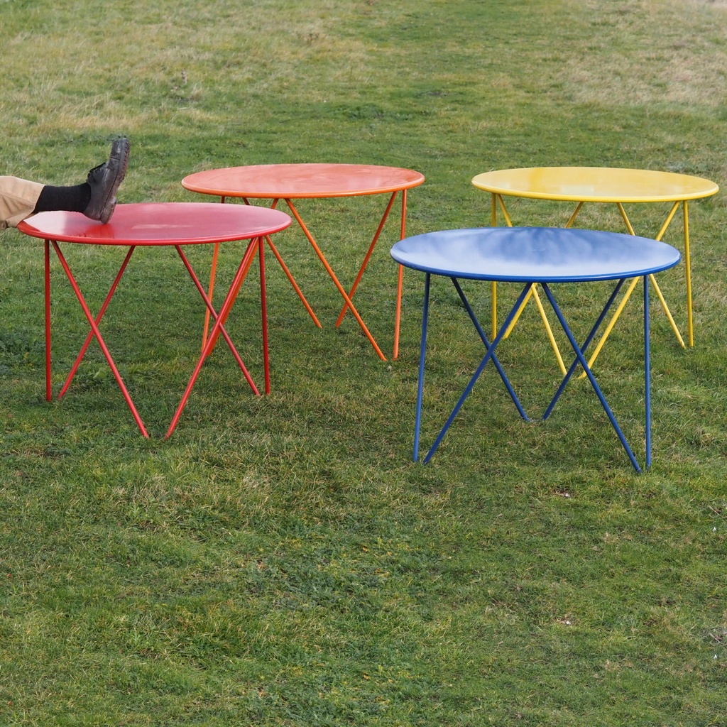 Round table 'Sputnik' by David Le Versha (⌀ 100 cm)