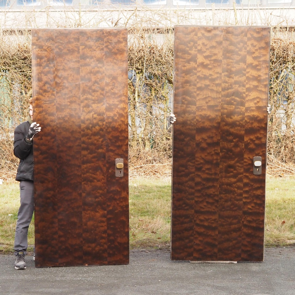 Large door with quilted tropical wood veneer and bronze door handles by Jules Wabbes (H. 252,2 x 101 cm)