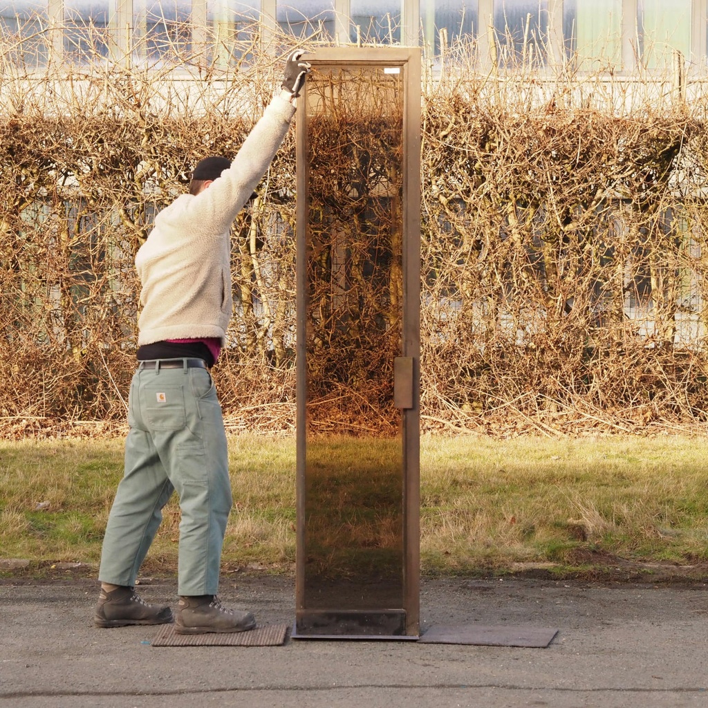Single glass door with bronze frame from the Générale de Banque (H. 230,3 x 46,2 cm) - Left or Right
