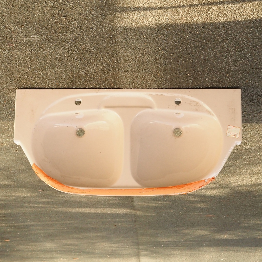 Double bathroom sink in light brown glazed porcelain by Junkers