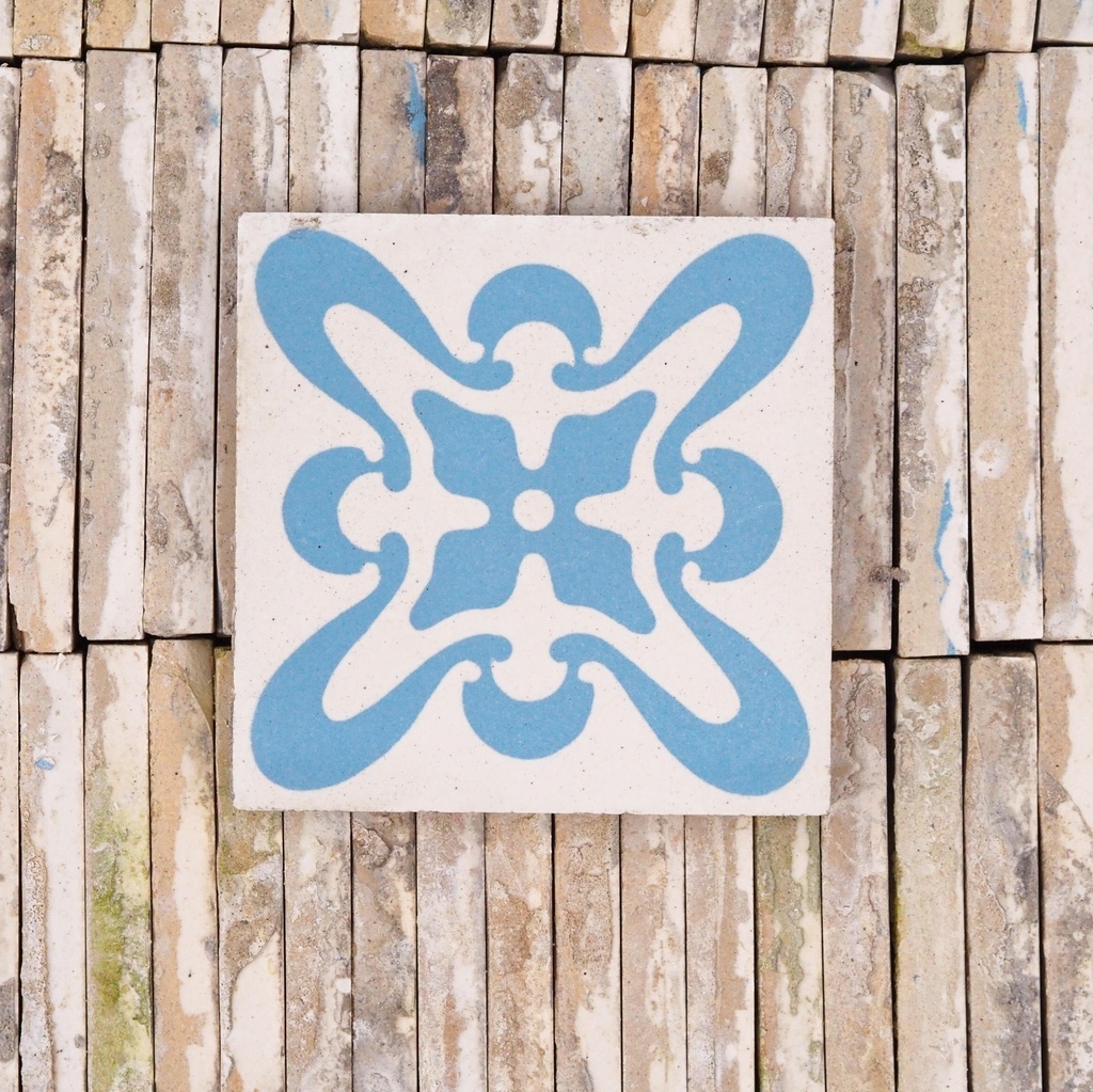 Reclaimed ceramic tile by Saint Ghislain (14,3 x 14,3 cm)