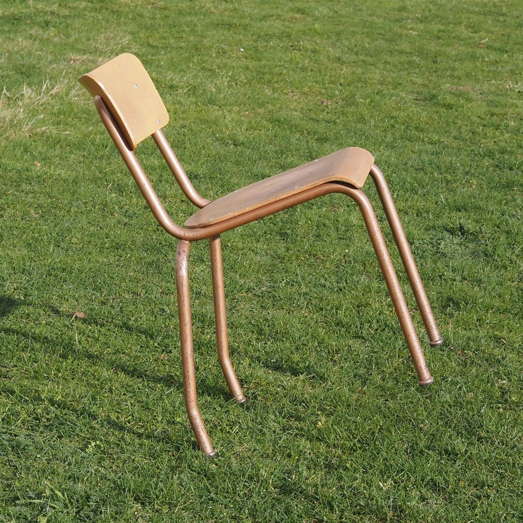 Stackable chair in plywood and lacquered steel