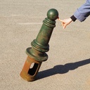 Traffic bollard in cast-iron
