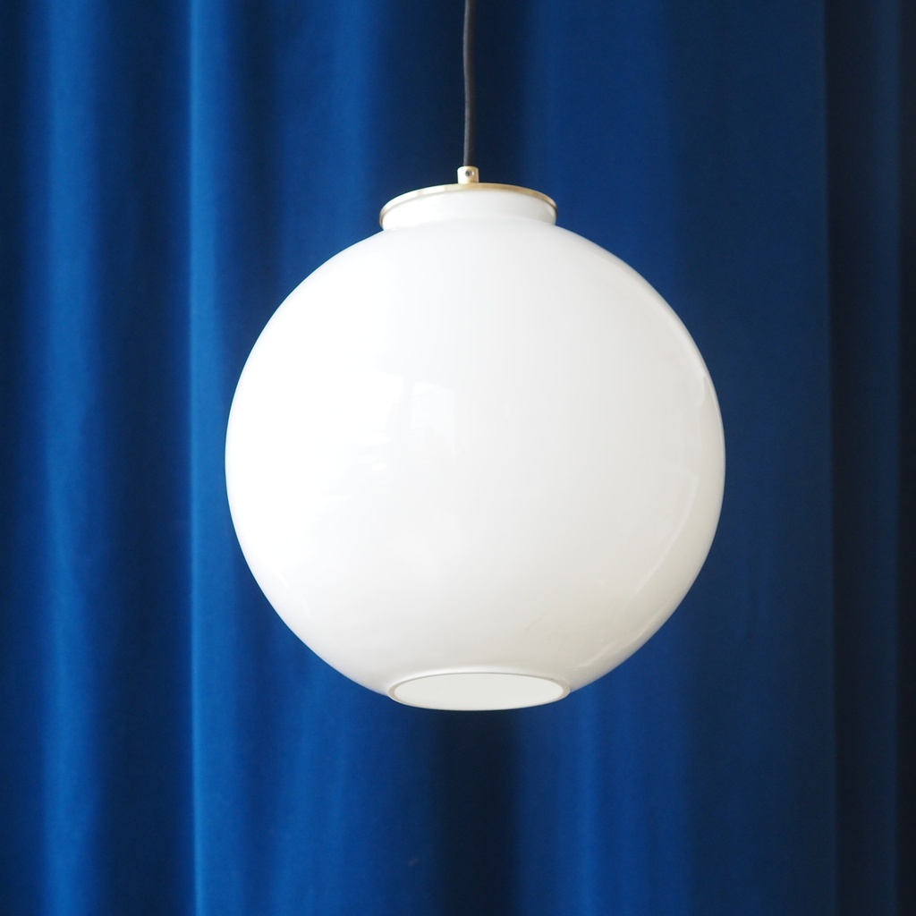 Hanging light 'Oscar' with glass lampshade from Emery&Cie - White