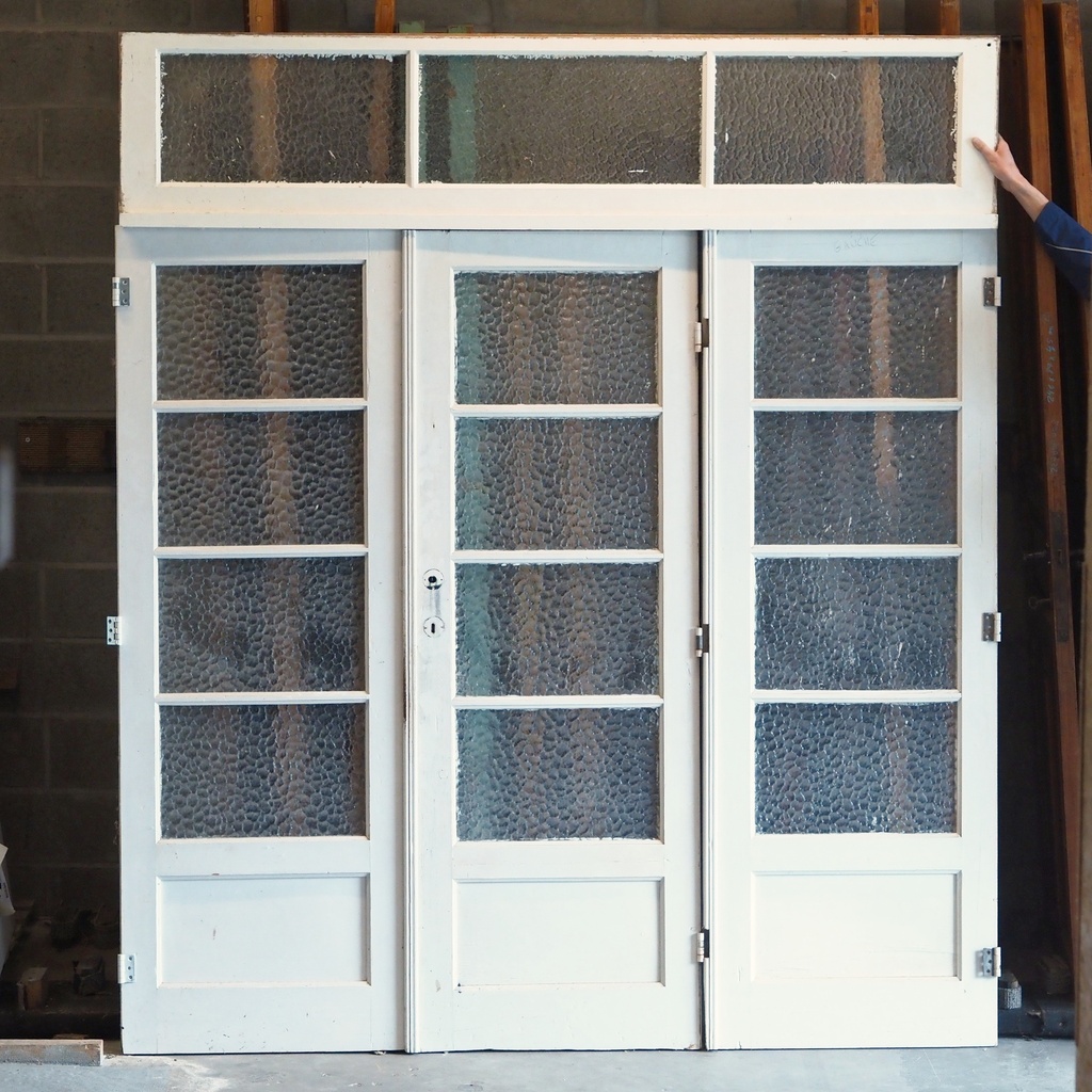 Triple door with transom in painted wood with flemish glass panels (H. 243 cm x W. 210 cm)
