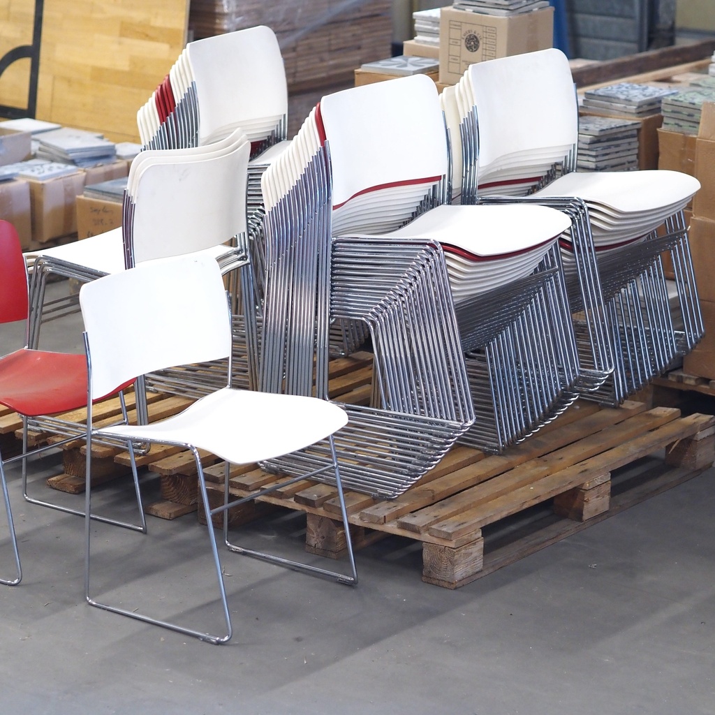 Stackable chair '40/4' by David Rowland for Howe in polyamide