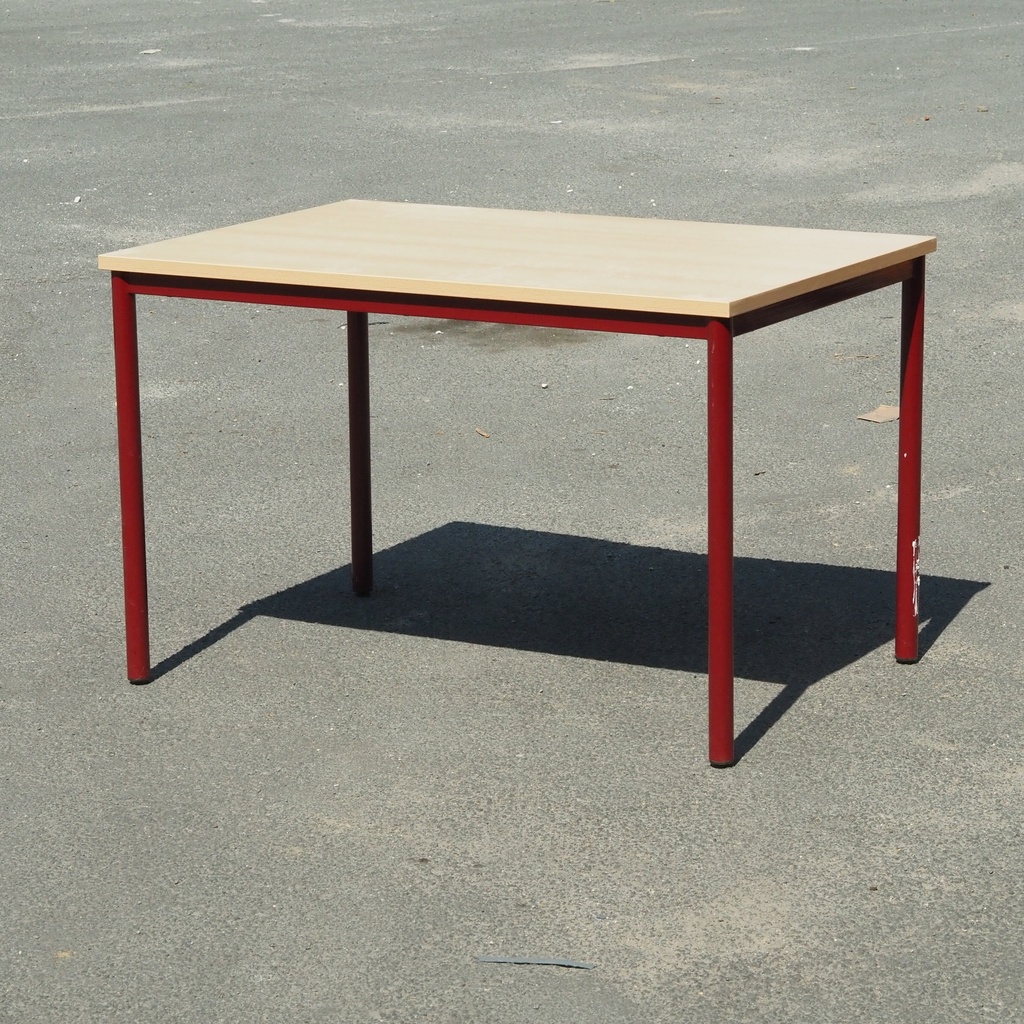 Table with wooden laminated table top and red lacquered steel legs (120 x 80 cm)