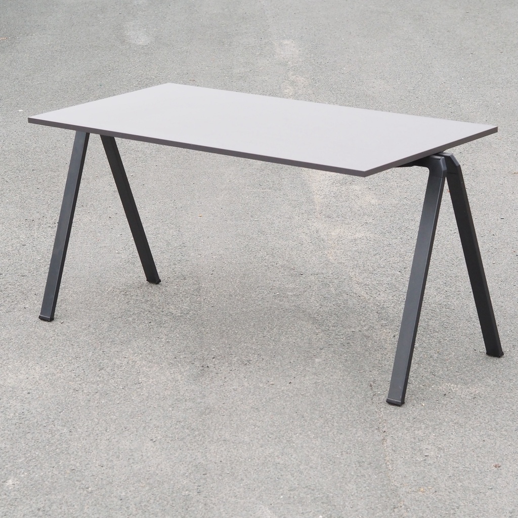 Stackable table 'Yuno' by Andreas Krob for Wiesner-Hager