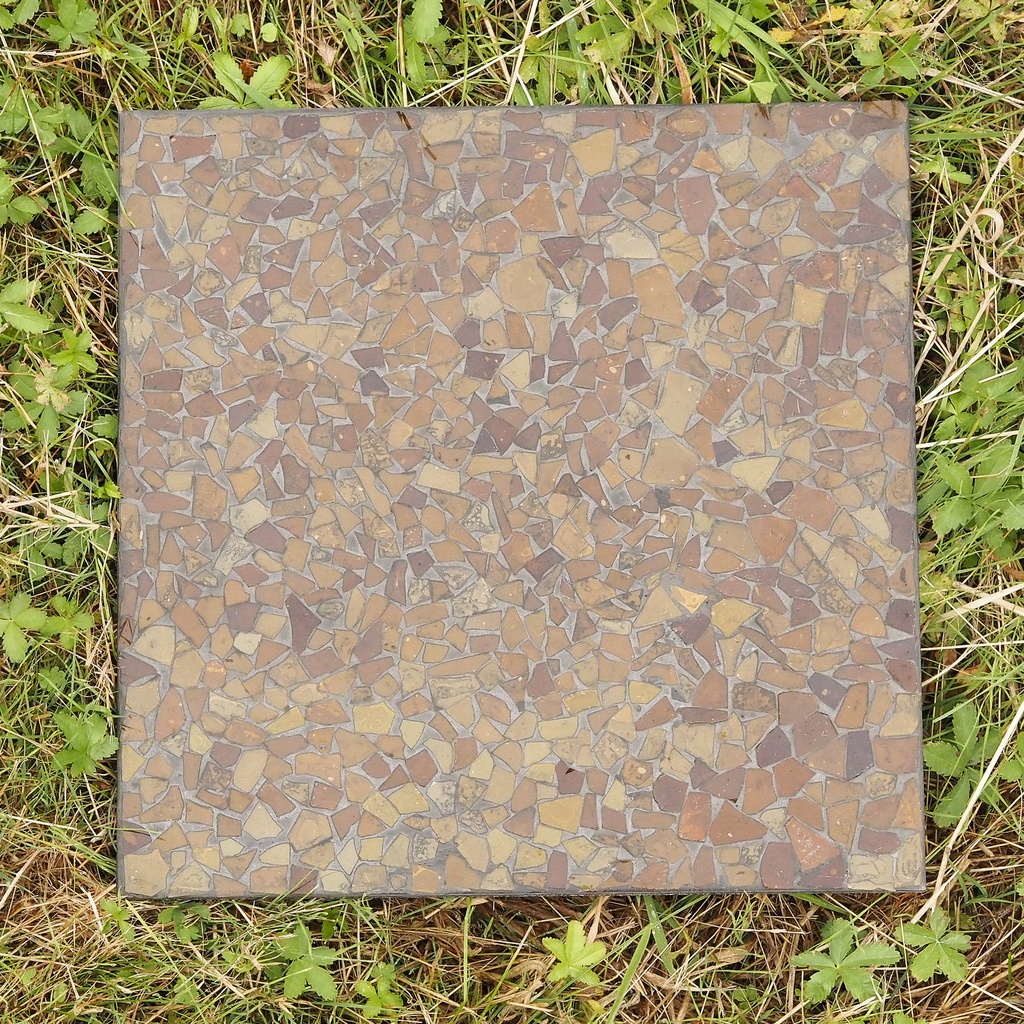 Handmade glass mosaic tile by Emery&Cie (30 x 30 cm) - Amber