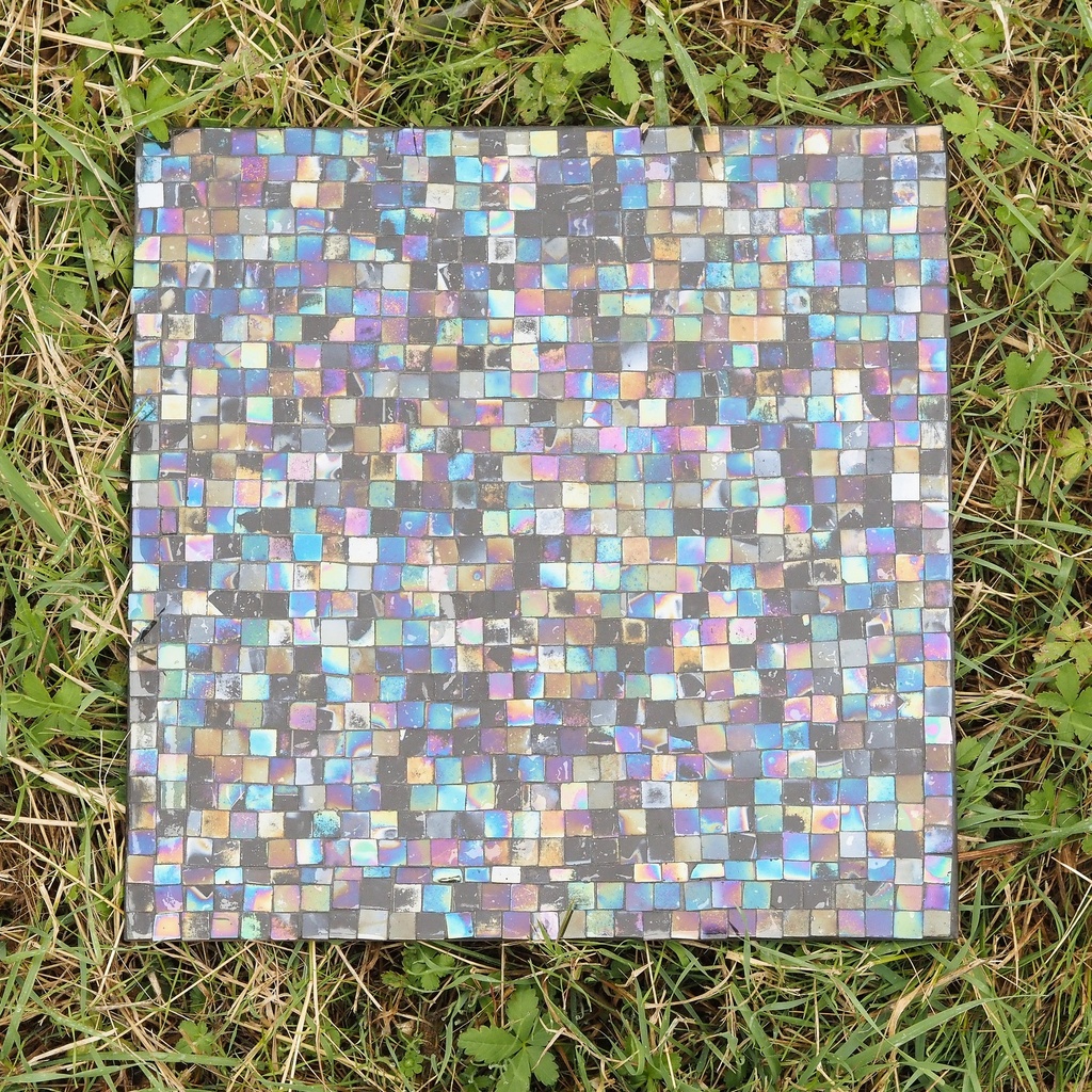 Handmade iridescent glass mosaic tile by Emery&Cie (30 x 30 cm) - Rainbow