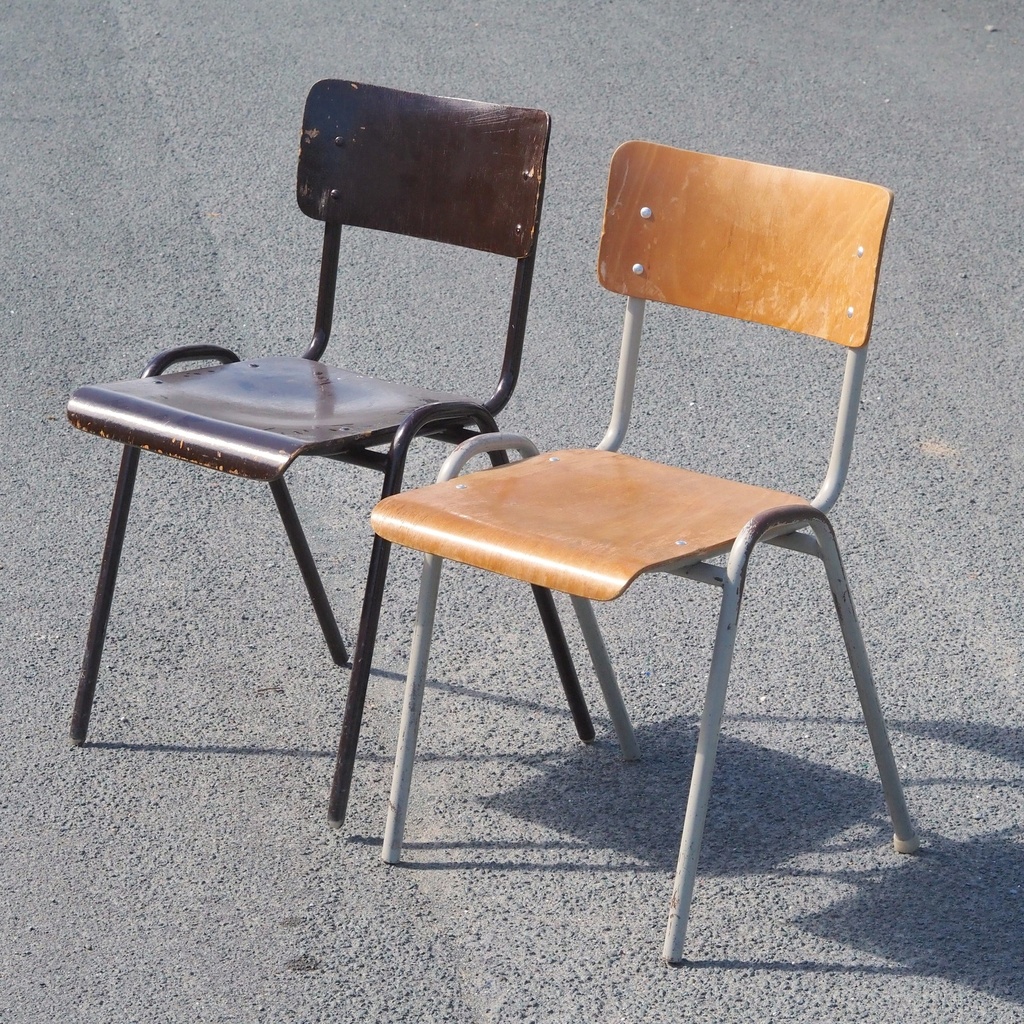 Stackable school chair in plywood