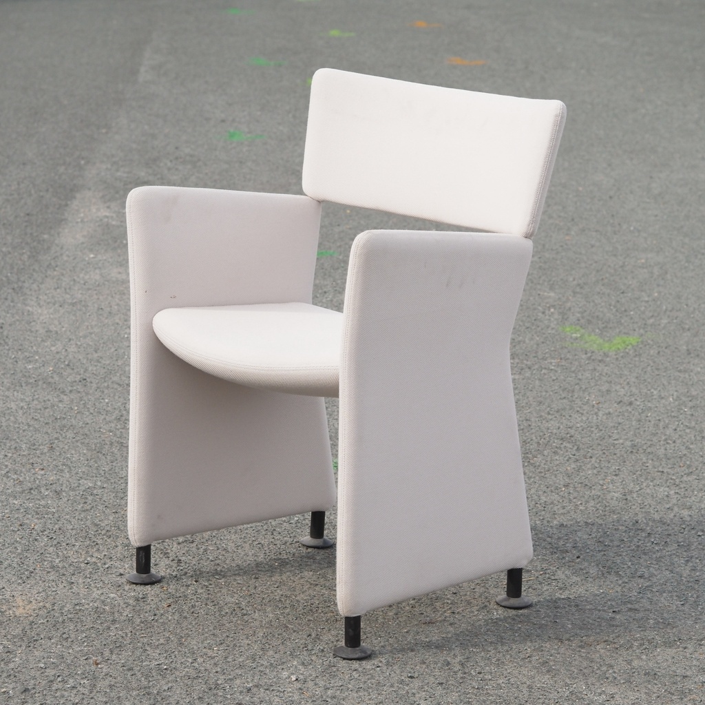 Armchair 'Crown' by Chris Martin for Massproductions on feet