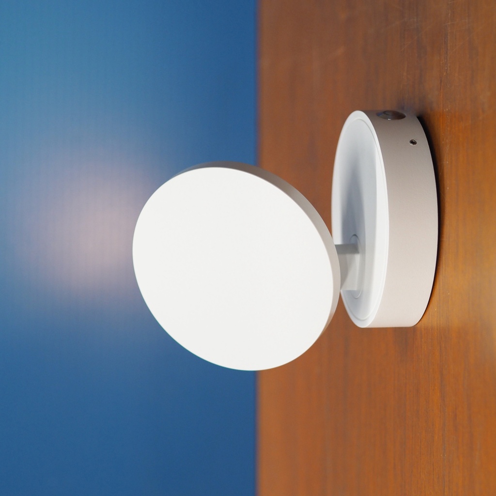 Adjustable wall sconce 'Fiska LED' by Absinthe