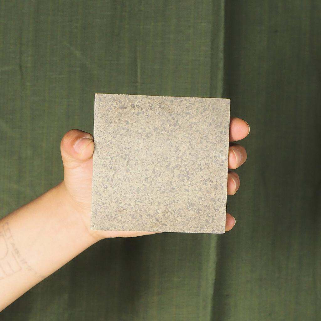 Batch of speckled grey tiles 'Grès-Sambre' (+/- 4,5 sqm)