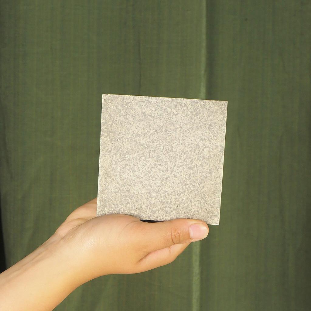 [999FLO127] Batch of speckled grey tiles (11 sqm)