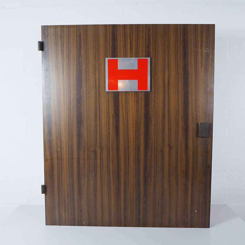 Small door with door handle and signage by Jules Wabbes (H 93,5 cm x 78 cm)