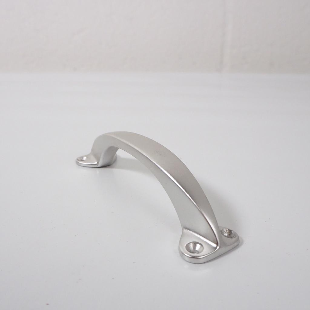Cast aluminum cabinet handle (11cm)