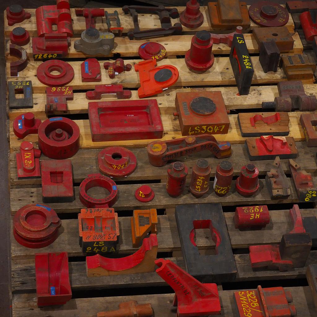 Wooden moulds from Durobor factory (various sizes) - Only available in our physical shop