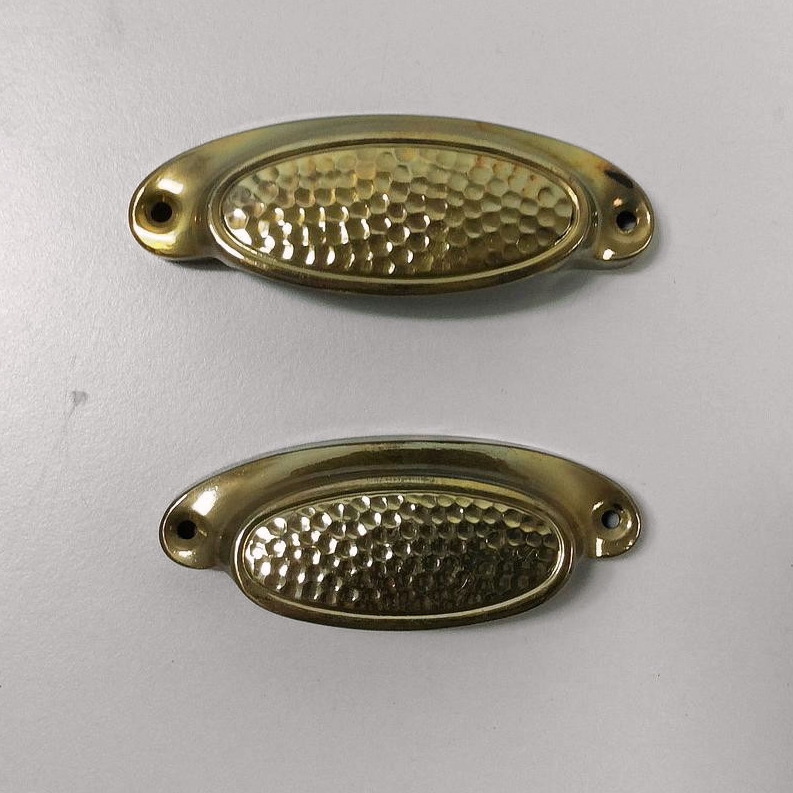 Cabinet handle in brass