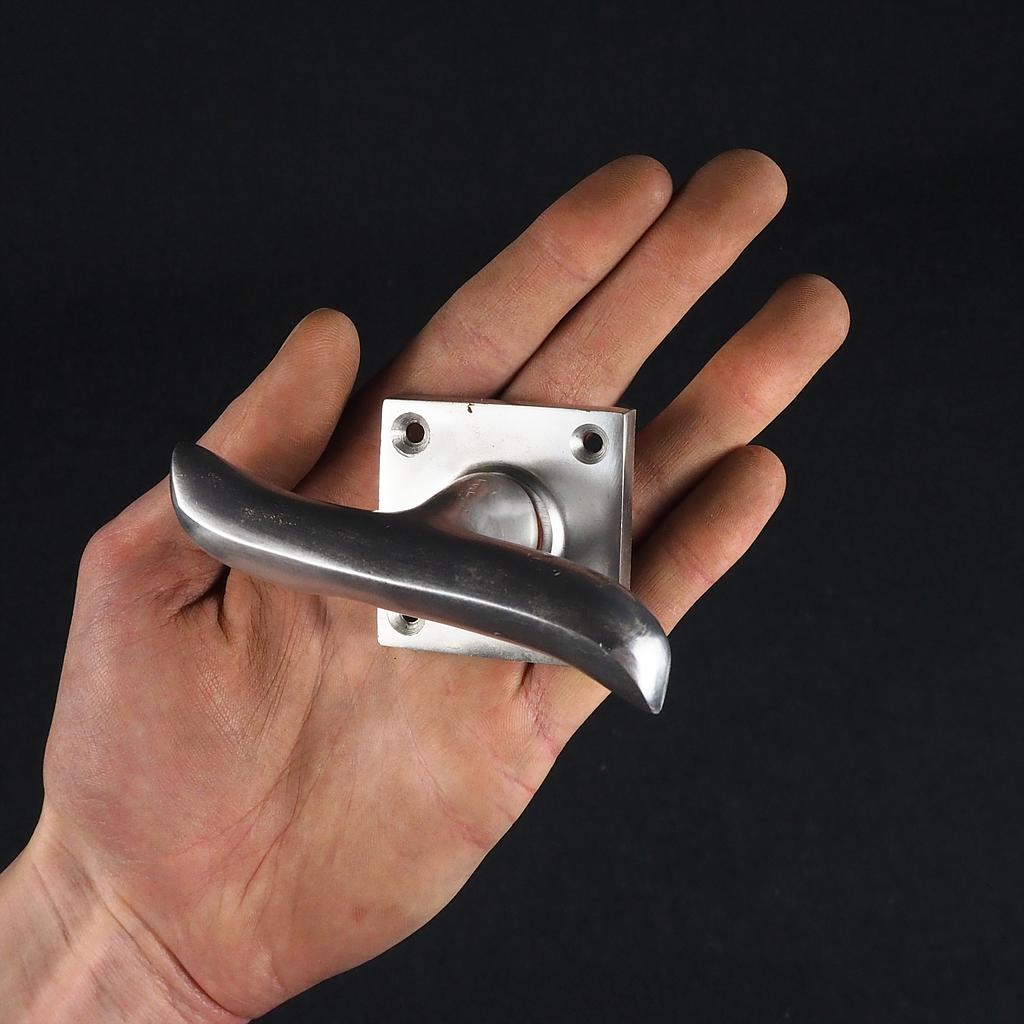 [183HAR002] Wavy window lever in aluminium with rosette