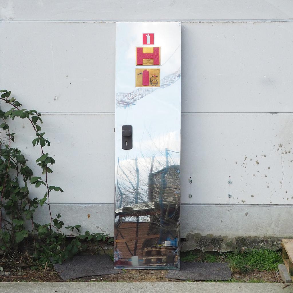 [005DOP022] Service door in stainless steel by ‘Jules Wabbes’ with emergency signage (H. 199 cm x 52,8 cm) – Left