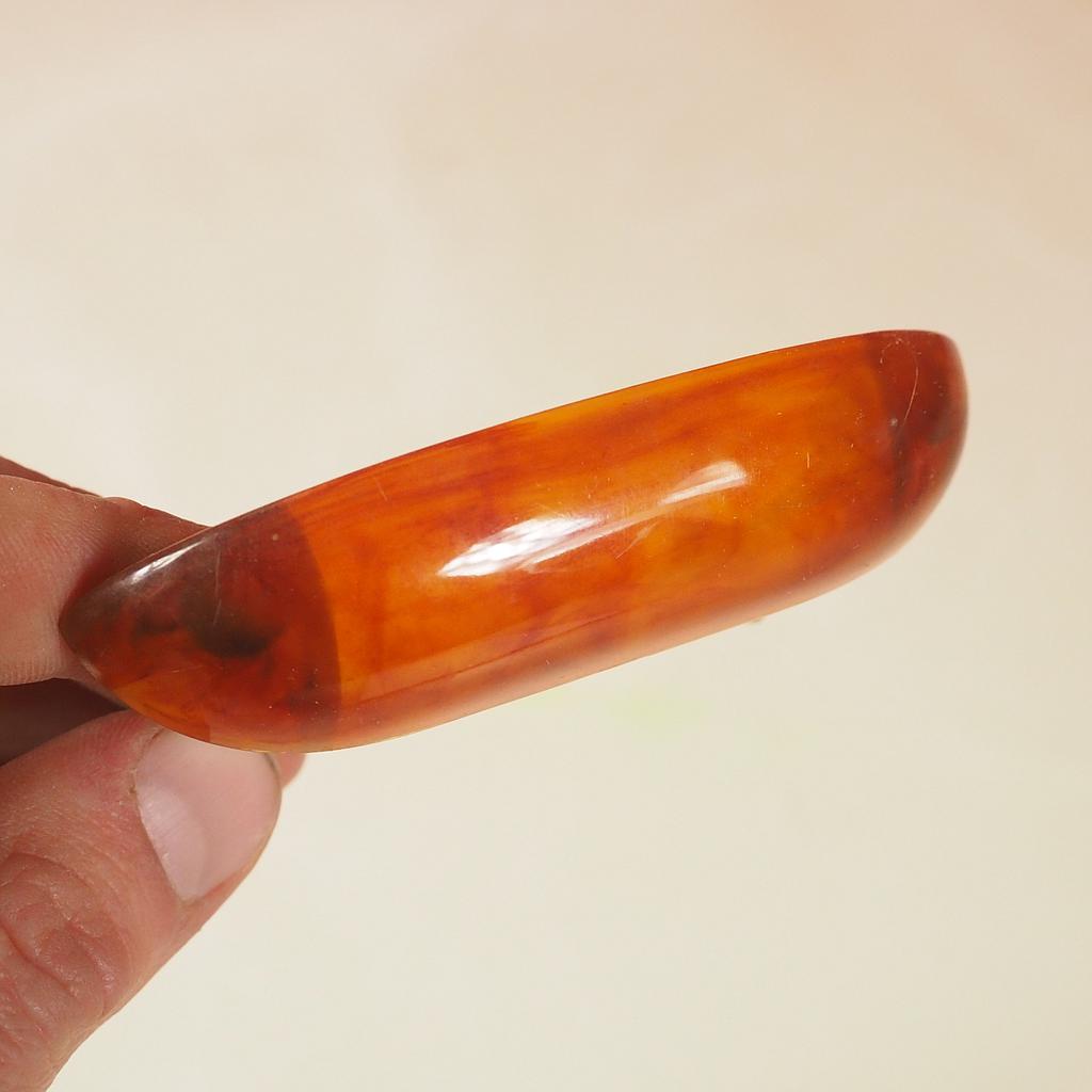 Amber galalith cabinet handle (ca. 1930)