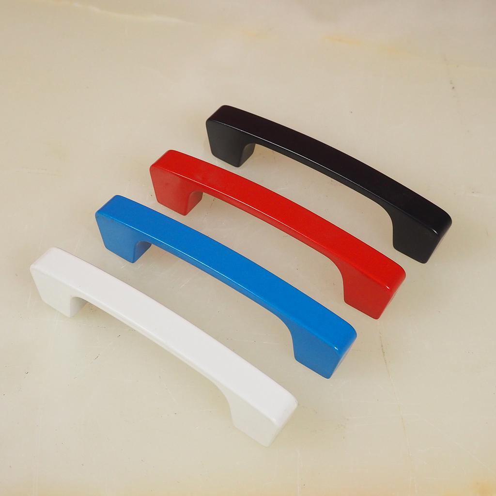 Colourful cabinet handle in aluminum (8,5 cm)