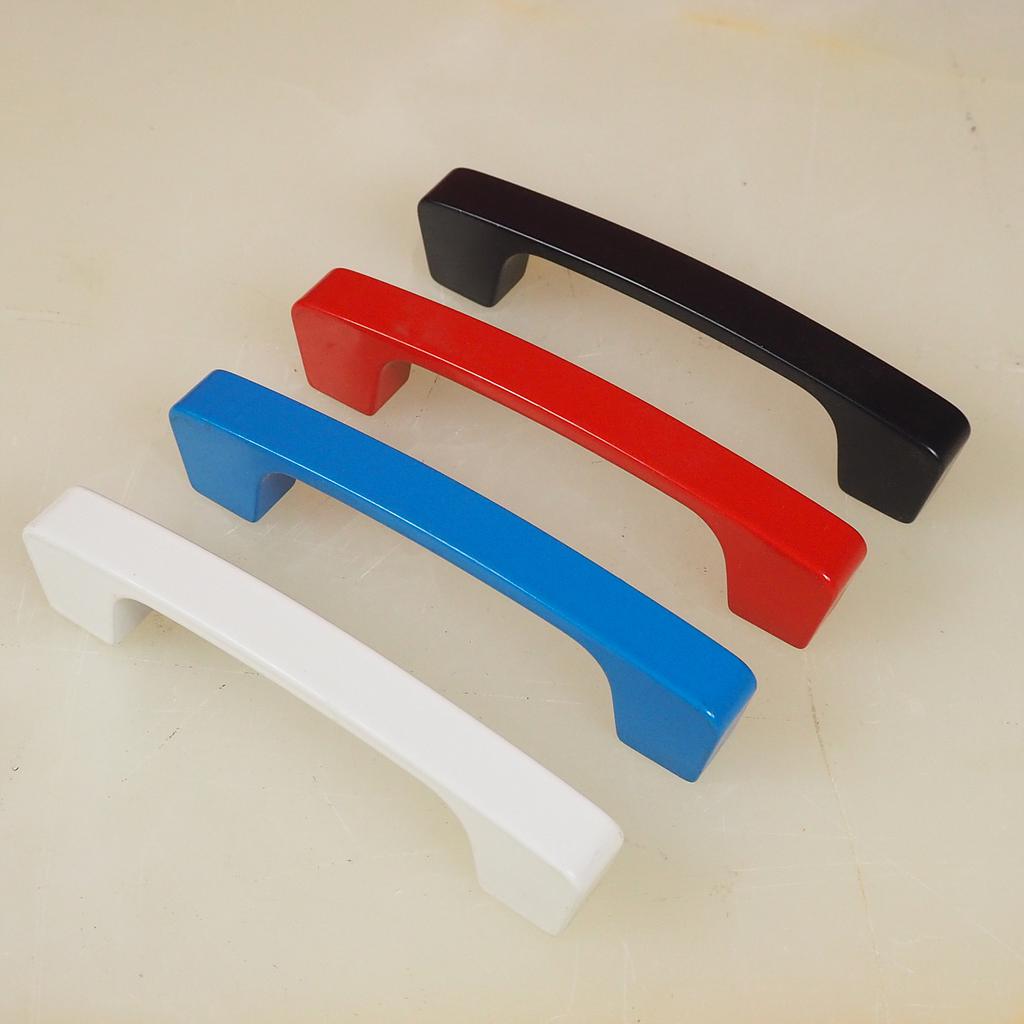 Colourful cabinet handle in aluminum (10,5 cm)