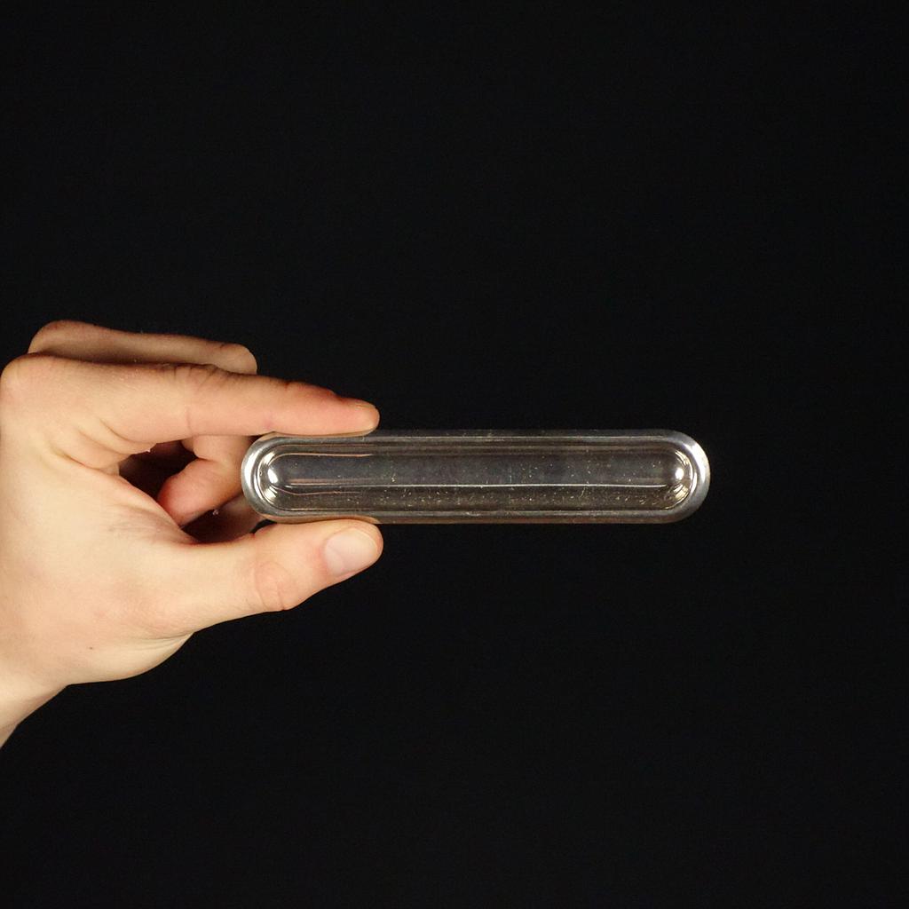 Inset cabinet handle in aluminum (11,5 x 2,2 cm)