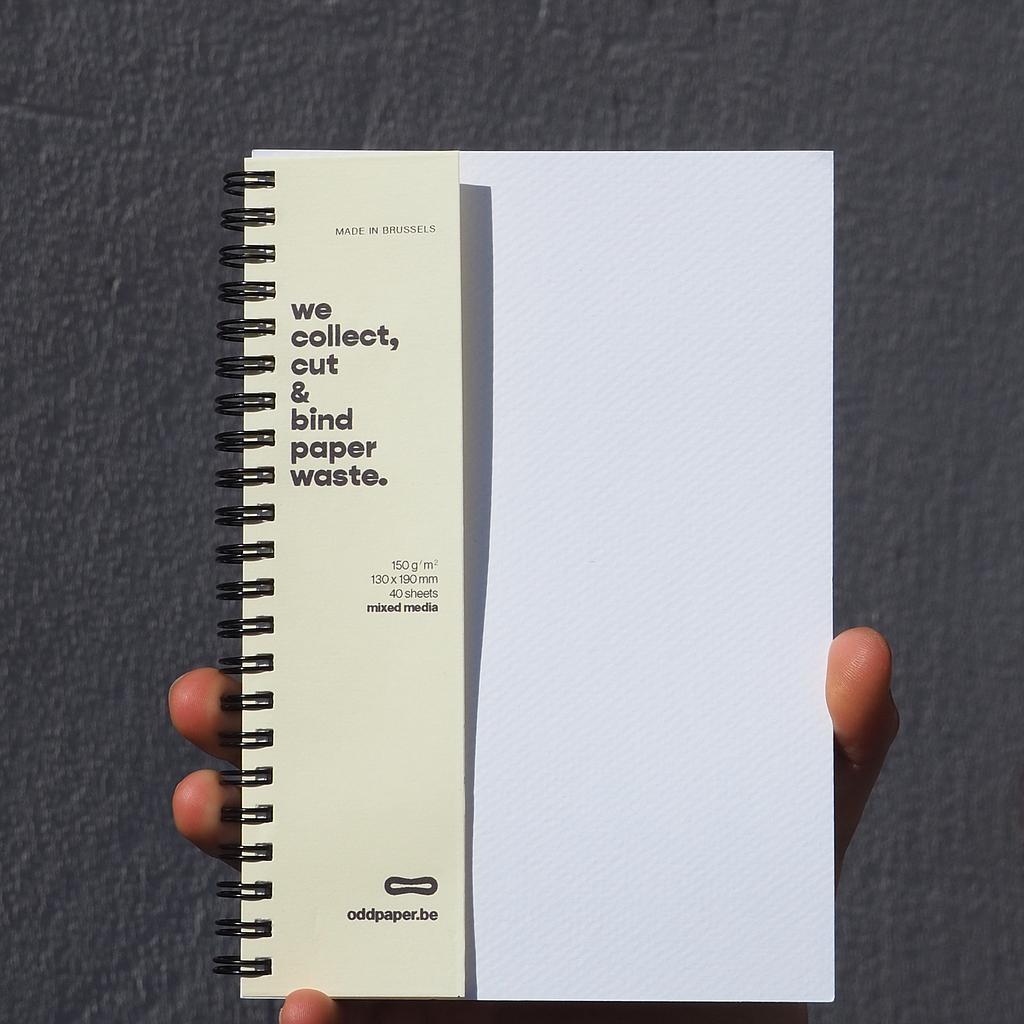 [999PUB002] Notebook 'Mixed Media 150' by Oddpaper - Medium