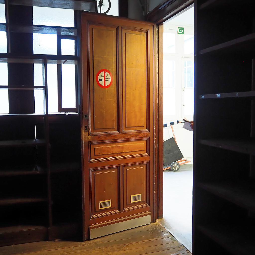 Door from Ixelles City Hall (H. 229 x W. 92.2 cm) - Right