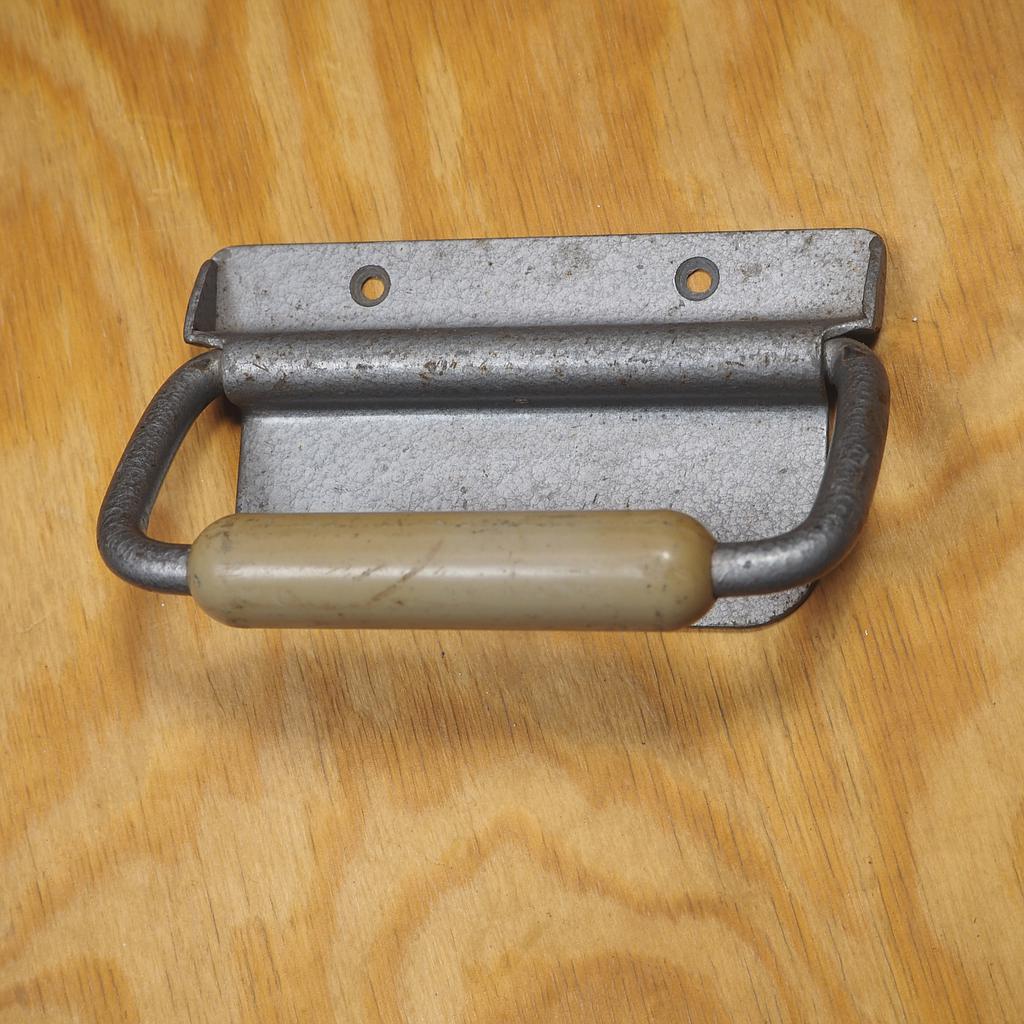 Box handle in steel