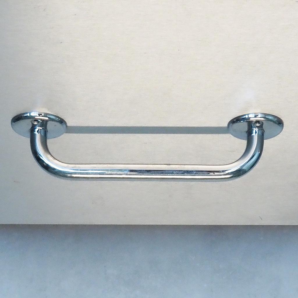 Pull handle in chromed aluminium