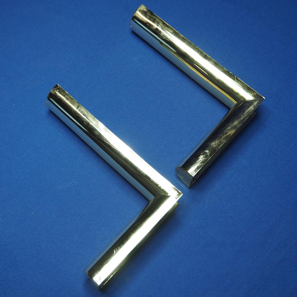 [957HAR003] Pair of shelf brackets by Luigi Aldeghi (18,5 cm x 12,4 cm)