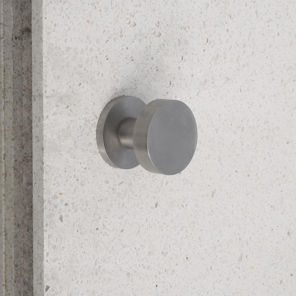 Doorknob '08 0829' in stainless steel by FSB (⌀ 5,5 cm)