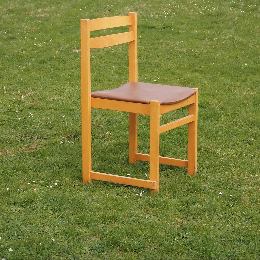 Stackable chair in beech and light brown simili leather
