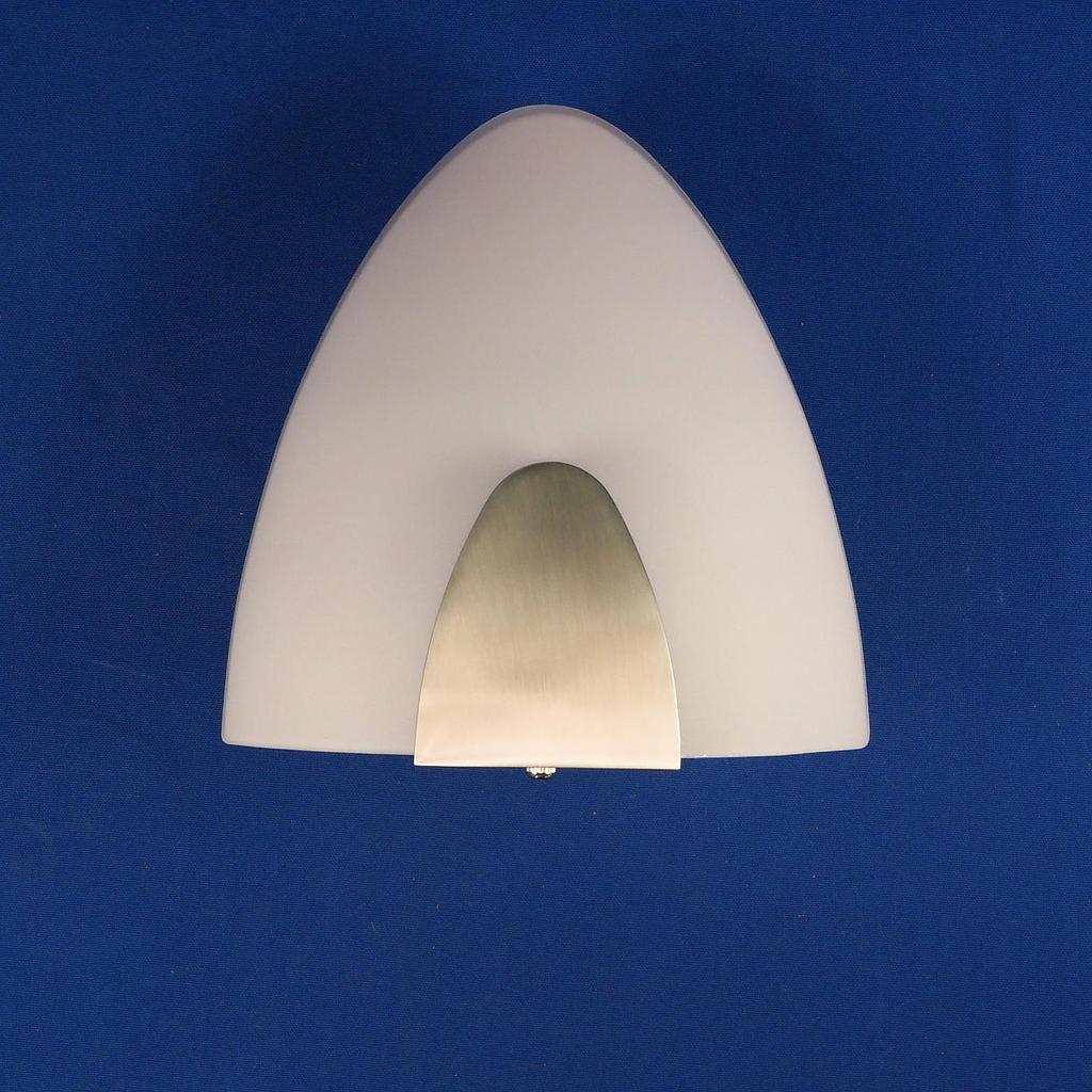 Wall light with frosted glass diffuser by Cierre Lampadari - Light pink