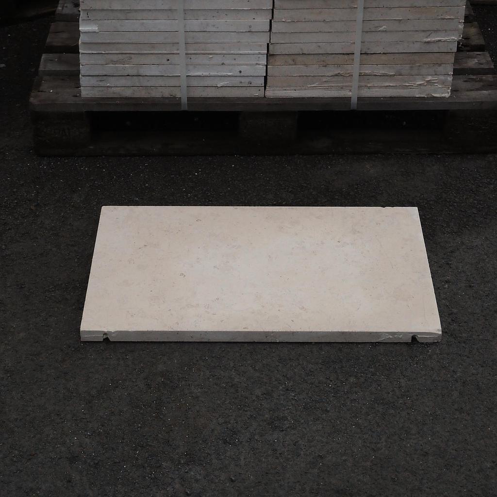 Comblanchien limestone tile (W. 40 cm)