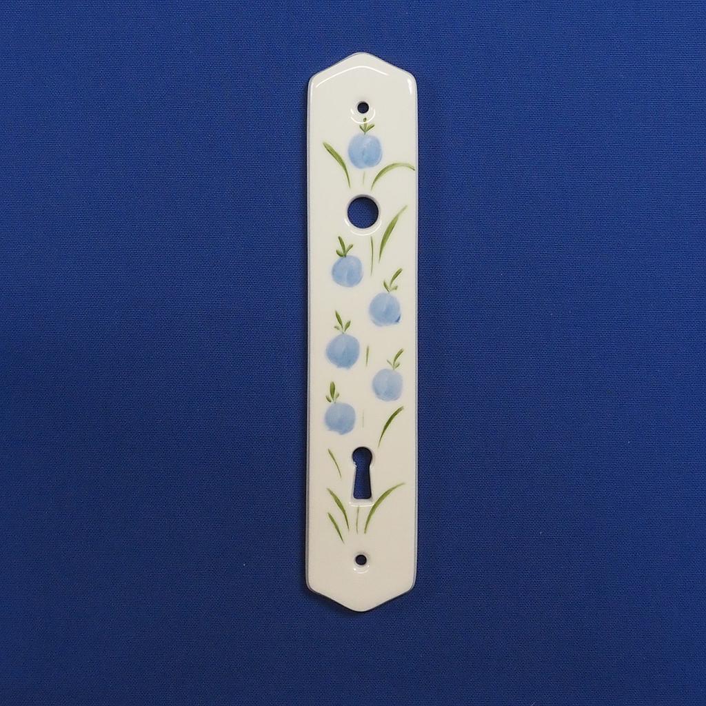 [999HAR1035] Doorplate in Limoges porcelain with hand drawn blueberries ornaments